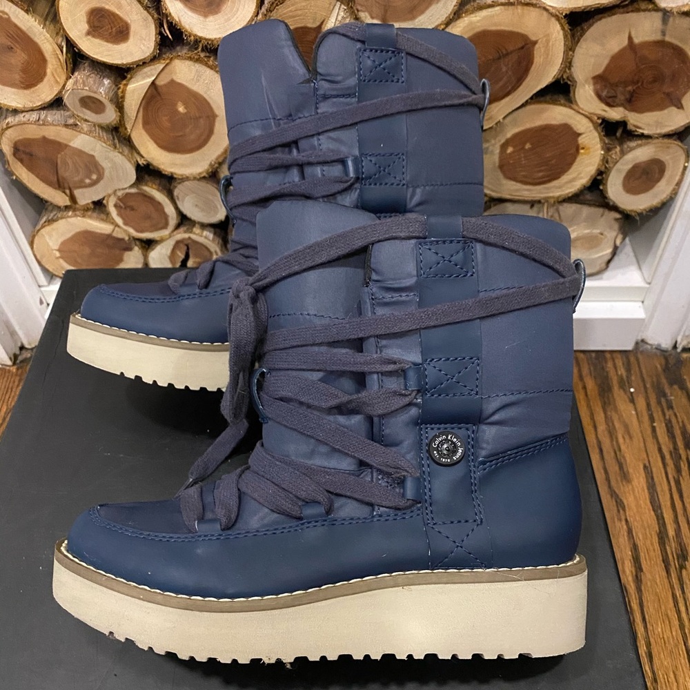 Like New Calvin Klein Navy Blue Winter Boots SZ 5